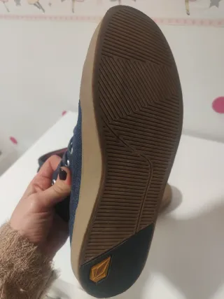 Zapatillas/bambas unisex Volcom azul y marrones