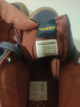 Zapatillas/bambas unisex Volcom azul y marrones