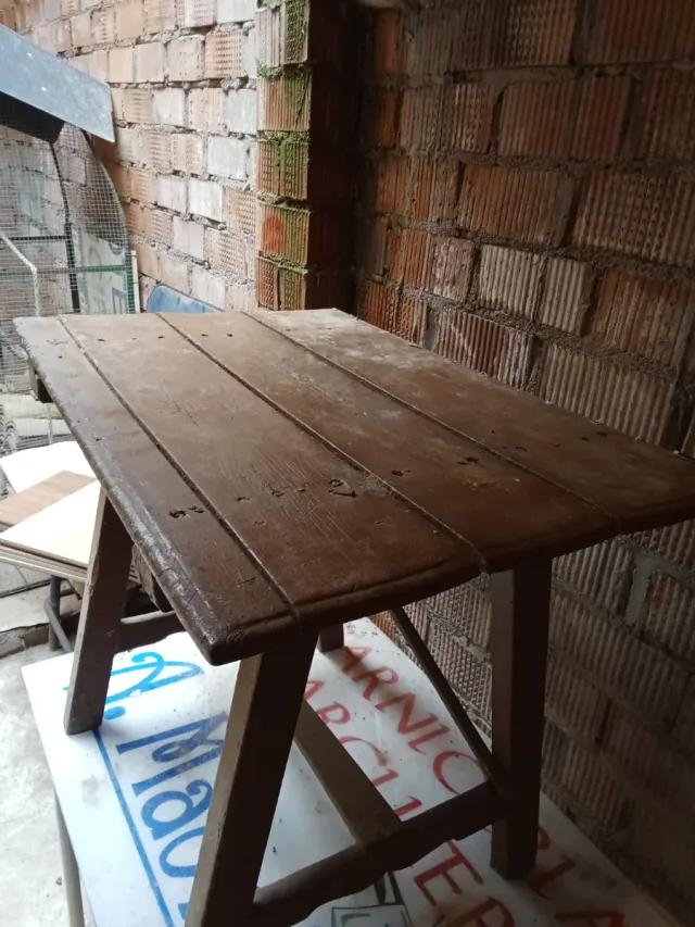 Mesa tocinera de madera