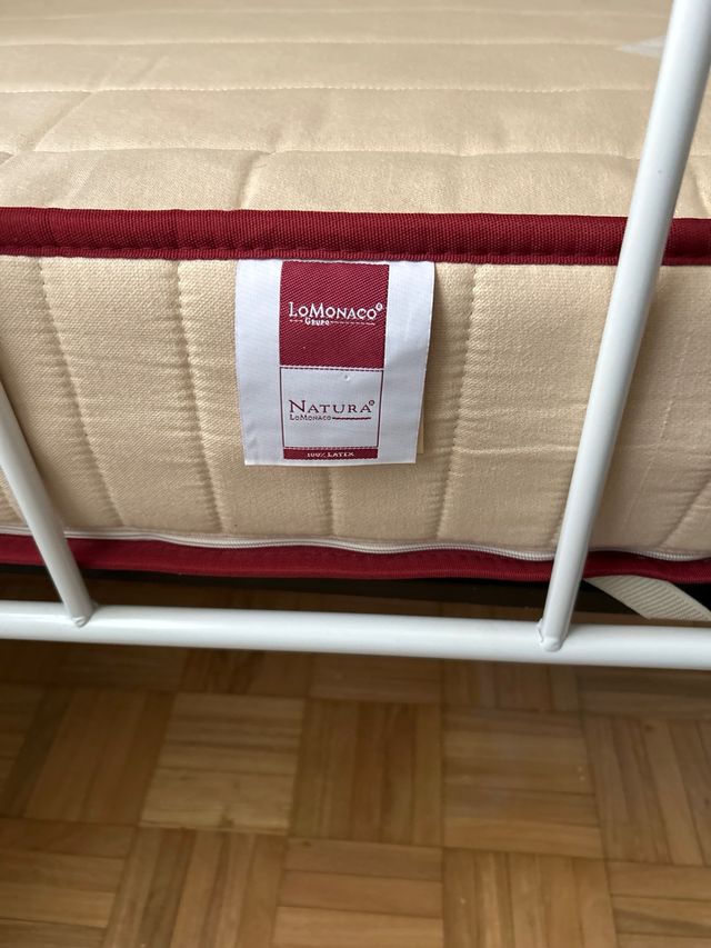 cama: estructura más colchón