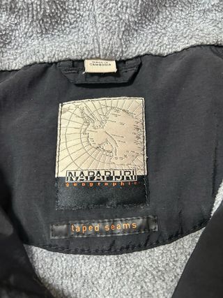 Abrigo negro Napapijri Geographic(original)14 años