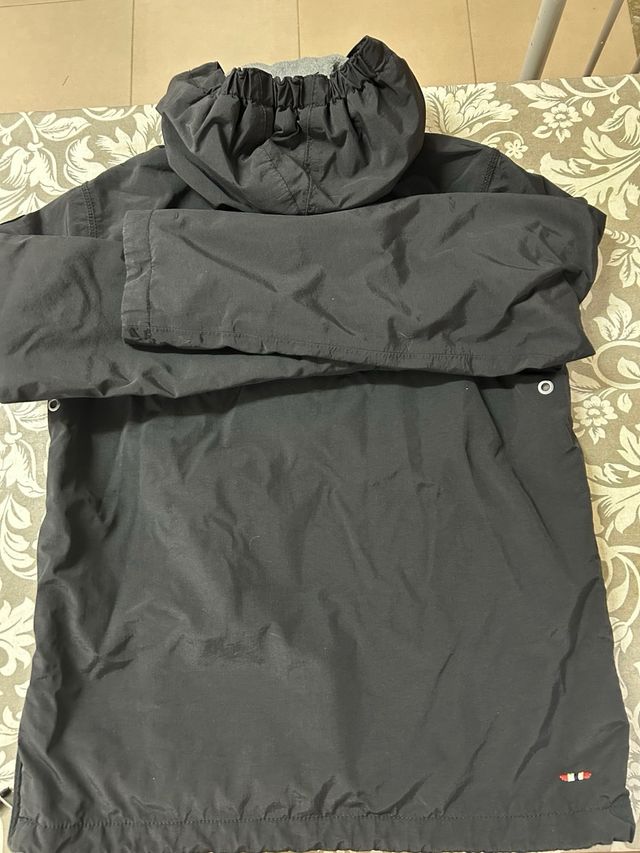 Abrigo negro Napapijri Geographic(original)14 años