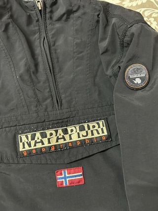 Abrigo negro Napapijri Geographic(original)14 años