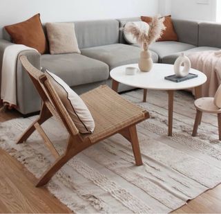 Alfombra lavable beige y blanca