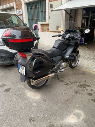 Moto Honda Negra deauvill 700cc