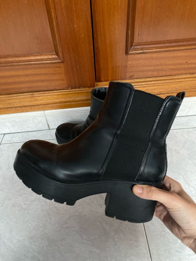 Botines Polipiel Maripaz Talla 39 Negros