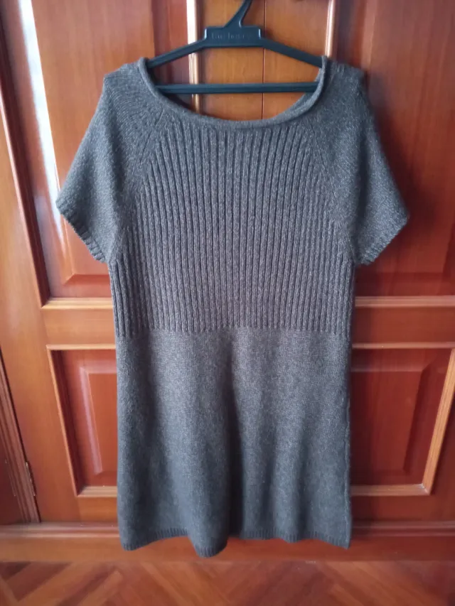 Vestido de punto marrón oscuro. Talla 42/44