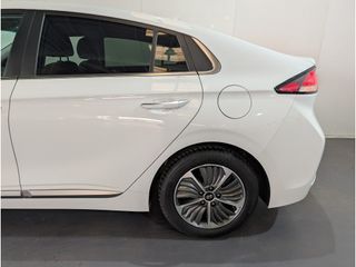 Hyundai IONIQ 1.6 GDI PHEV Tecno DT berlina