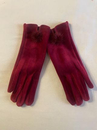 Guantes de antelina burdeos con pompón