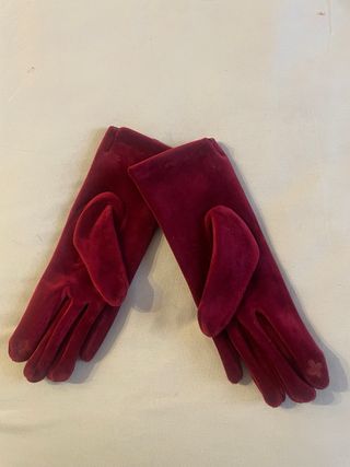 Guantes de antelina burdeos con pompón