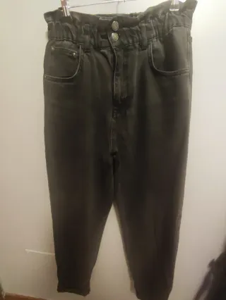 Pantalón vaquero negro