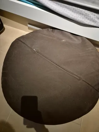 Pouf a forma di pera in pelle sintetica marrone