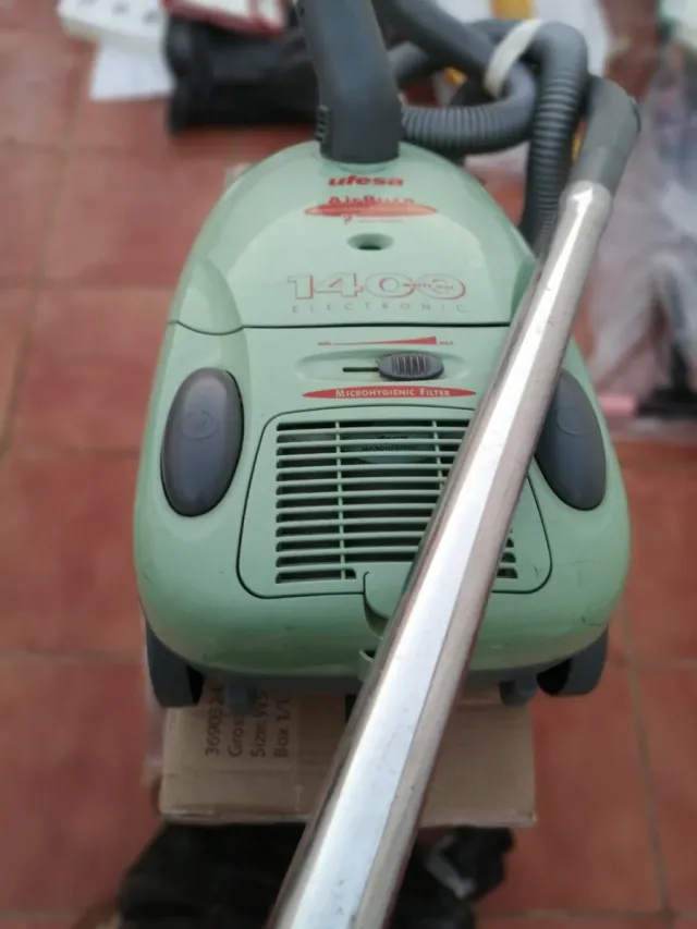 Aspiradora Ufesa 1400W - Solo Tubo