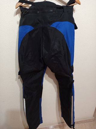 Chaqueta y pantalón moto
