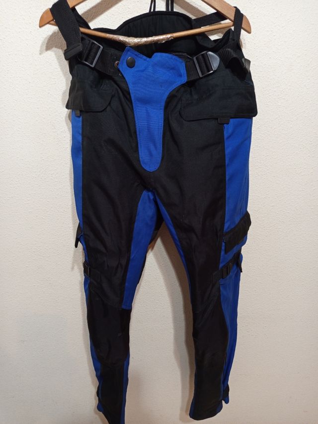 Chaqueta y pantalón moto