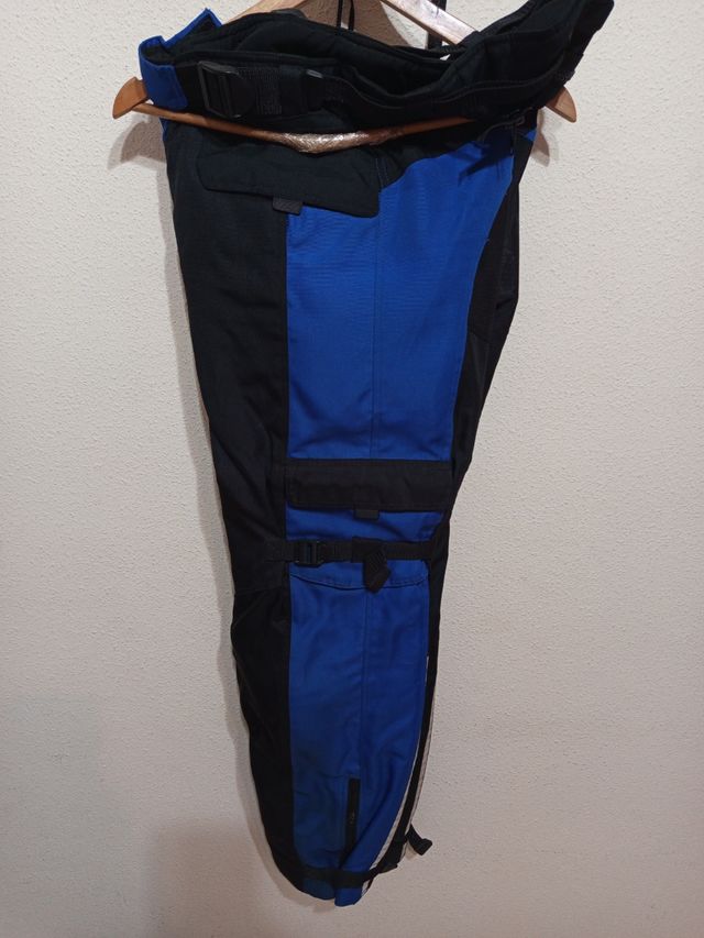Chaqueta y pantalón moto