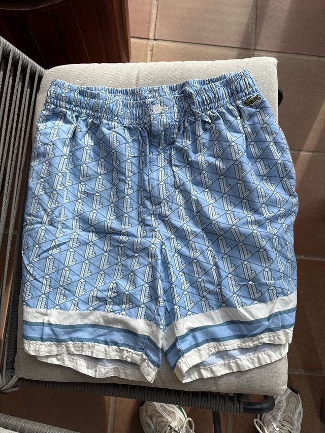 Pantalones cortos Lacoste azul y blanco
