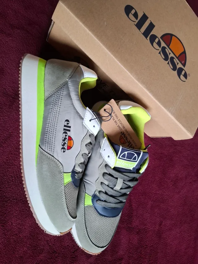 Zapatillas Ellesse grises y verdes nuevas