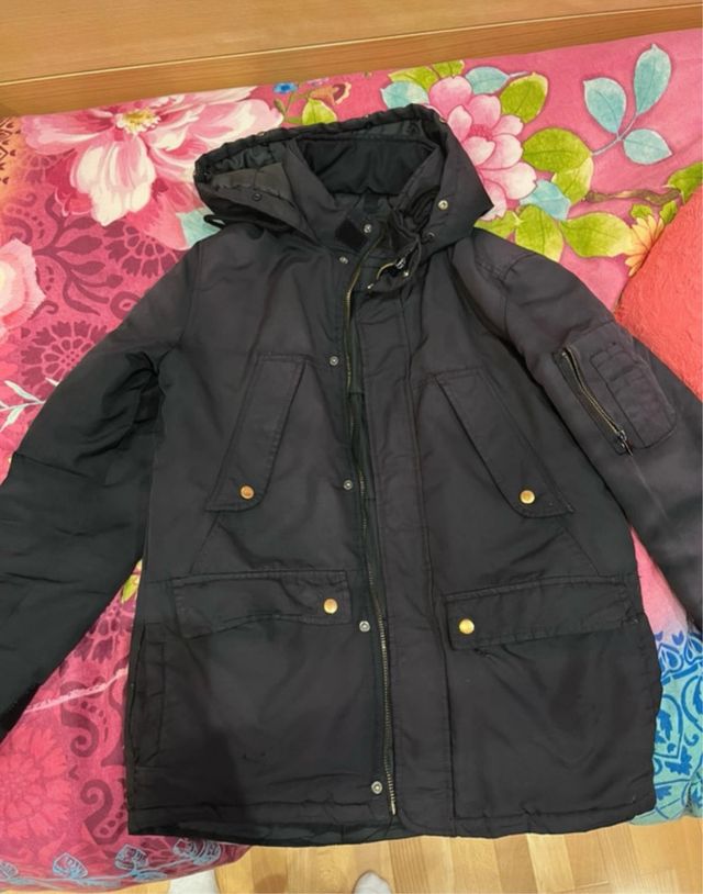 Abrigo Bershka negro