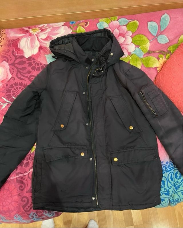 Abrigo Bershka negro