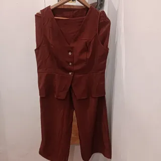 Conjunto Chaleco y Pantalón