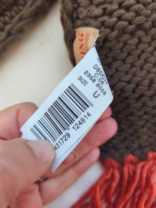 Bufanda gruesa MNG con bordado floral y flecos