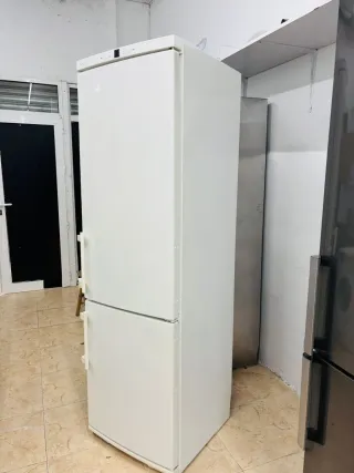 Nevera Liebherr Blanca
