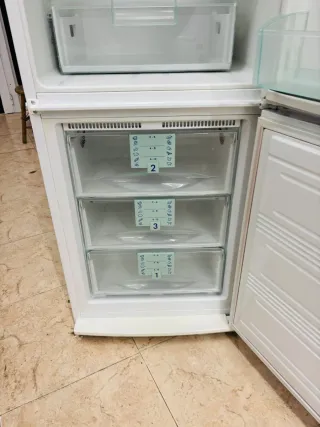 Nevera Liebherr Blanca