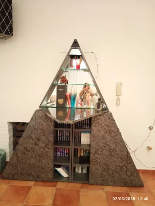 Mueble bar librería piramidal