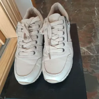 Zapatillas deportivas niña beige