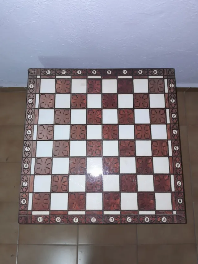 Mesa centro / Tablero de ajedrez de madera