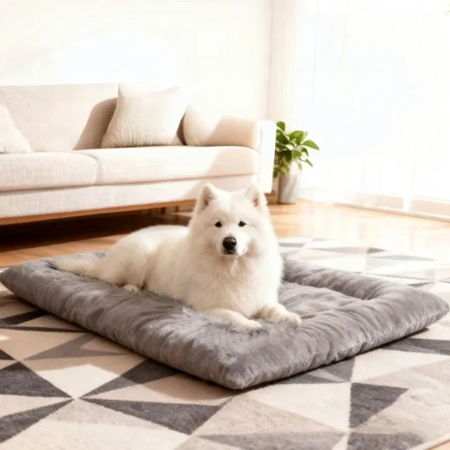 Alfombrilla para mascotas gris y blanca