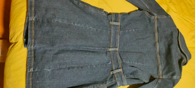 Mono vaquero azul de la tienda Zara, talla S.