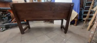 Banco de madera rústico restaurado