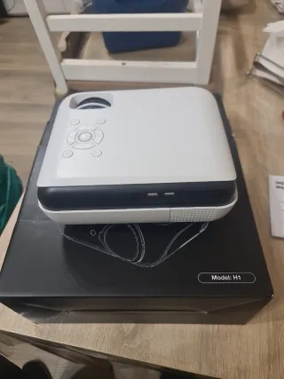 Proyector LED Modelo H1