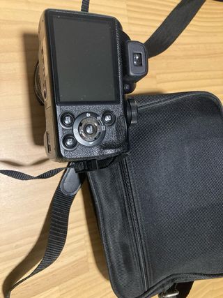 Cámara Fujifilm Negra + Funda