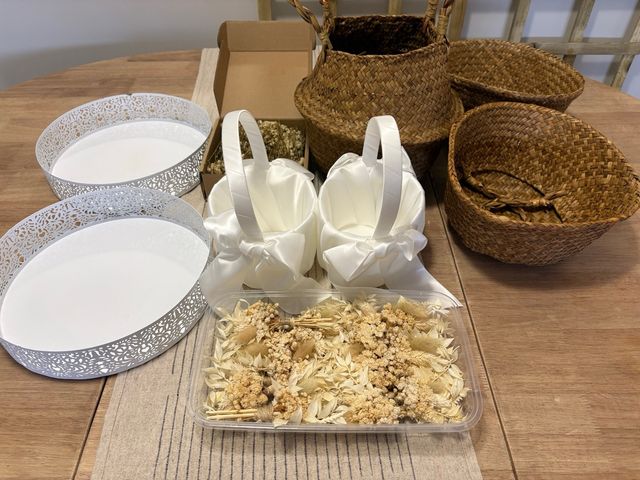 Cestas decoración y flores secas