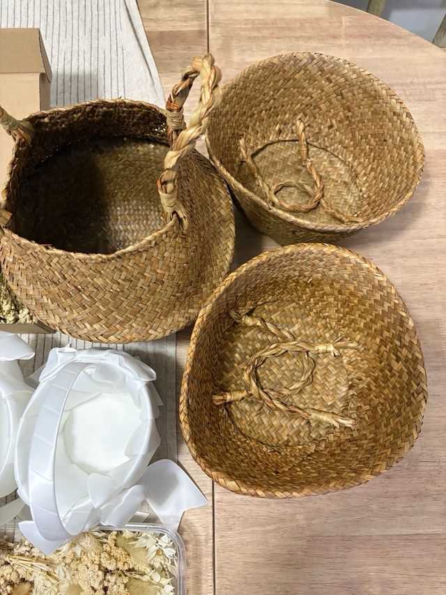 Cestas decoración y flores secas