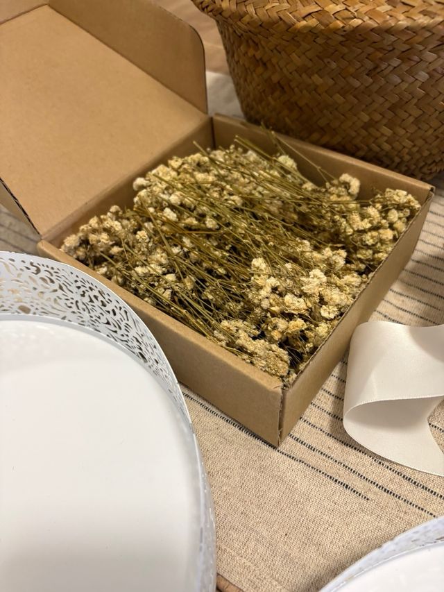 Cestas decoración y flores secas