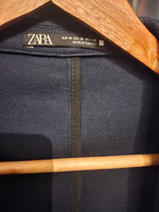 Americana Zara azul como nueva