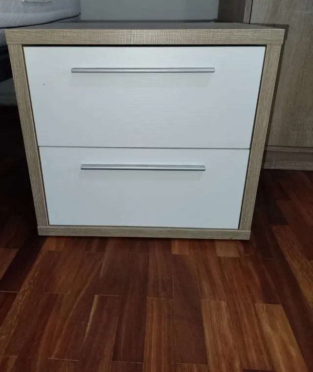 Mesilla de noche 2 cajones madera y metal