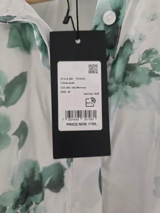 Vestito in seta floreale verde e bianco firmato Donna