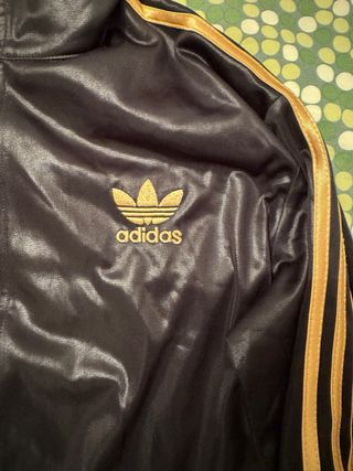 “Adidas Chile 62 Black & Gold • Talla M • Original