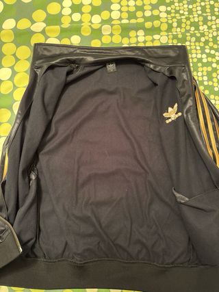 “Adidas Chile 62 Black & Gold • Talla M • Original
