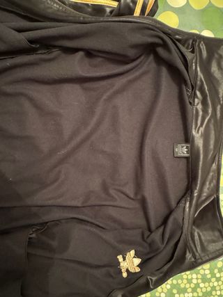 “Adidas Chile 62 Black & Gold • Talla M • Original