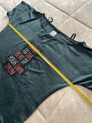 Camiseta verde con mensaje Dance