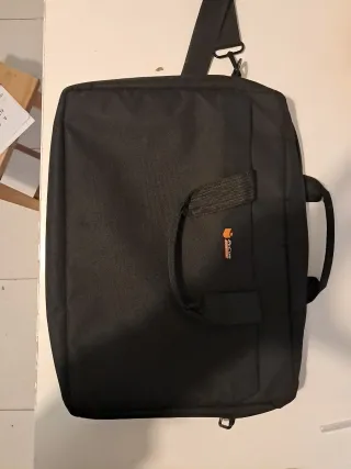 Bolsa para ordenador portátil de color negro