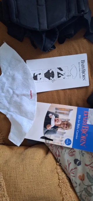 Mochila portabebés BabyBjörn con accesorios