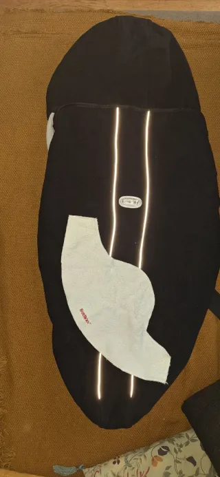 Mochila portabebés BabyBjörn con accesorios