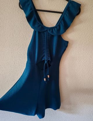 Mono corto con volantes y cordón